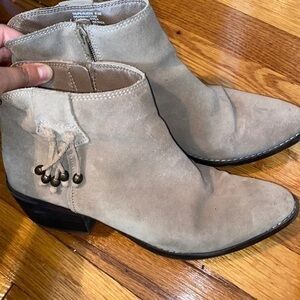 Womens suede taupe western booties signs of use see pics 8.5.